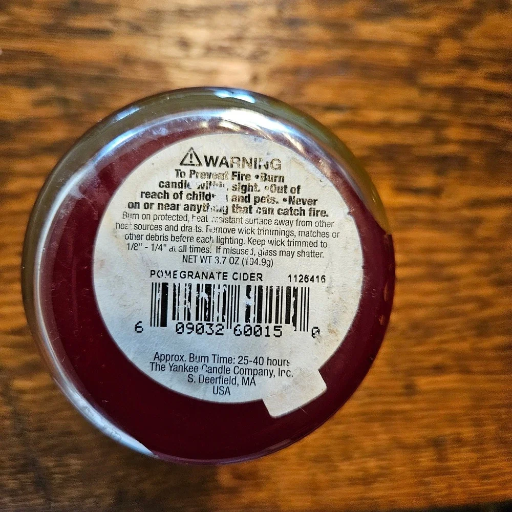 Yankee Candle Pomegranate Cider Small Jar Scented Candle 3.7 oz 104g - Pre Loved